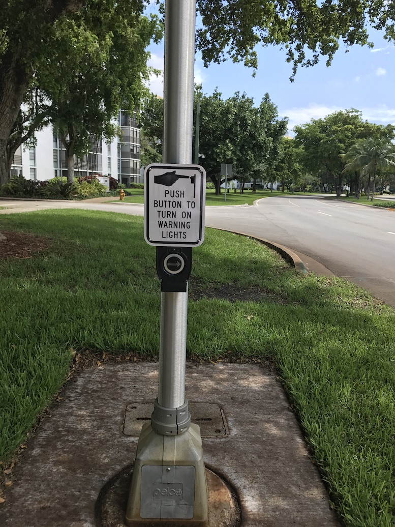 Solar Rectangular Rapid Flashing Beacon, Rectangular Rapid Flash Beacon, Solar-powered LED RRFB‎, Rectangular Rapid Flash Beacon RRFB, Solar Powered Rectangular Rapid Flashing Beacon.