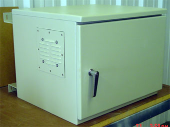 Single Bay Outdoor Enclosure, POLE OR WALL MOUNT 19 Inches POLE OR WALL MOUNTED RACKING ENCLOSURE